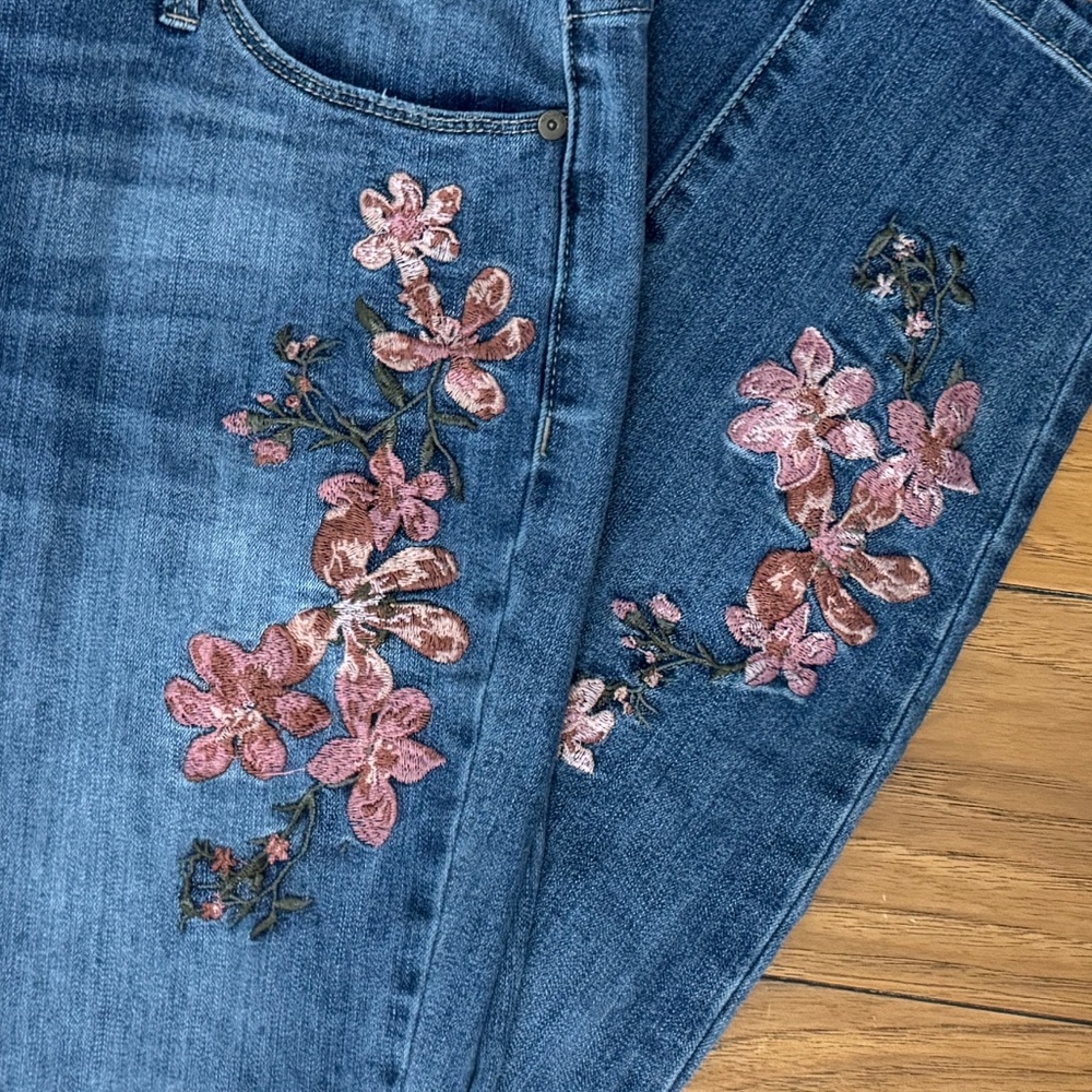 Nine West Embellished Jeans Size 10 Missy Gramercy Skinny Embroidered Floral